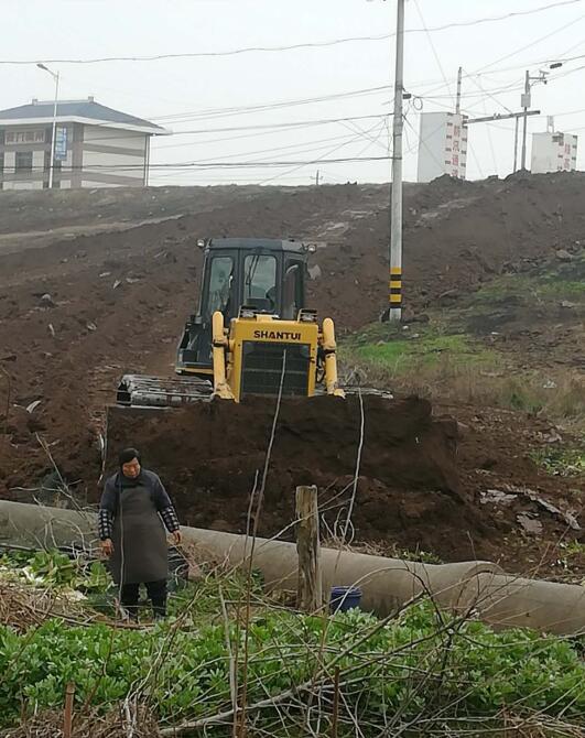 2018年监利县长江河道管理局劳服公司西门渊平台整治现场